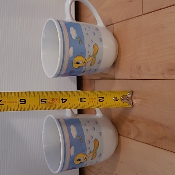 Gibson Looney Tunes tweety bird plates, bowls, and mugs - Picture 7 of 8